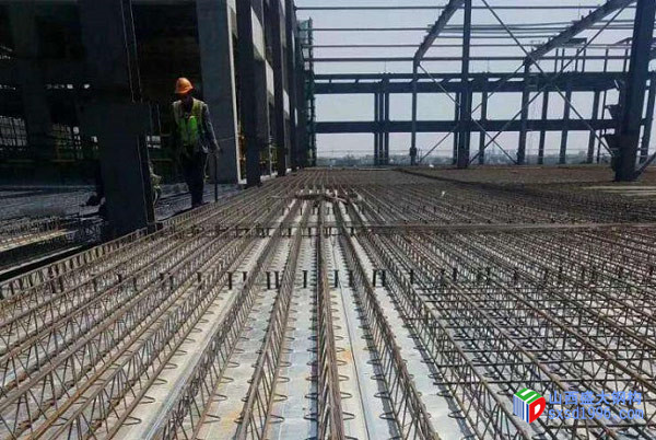 鋼筋桁架樓承板施工現場